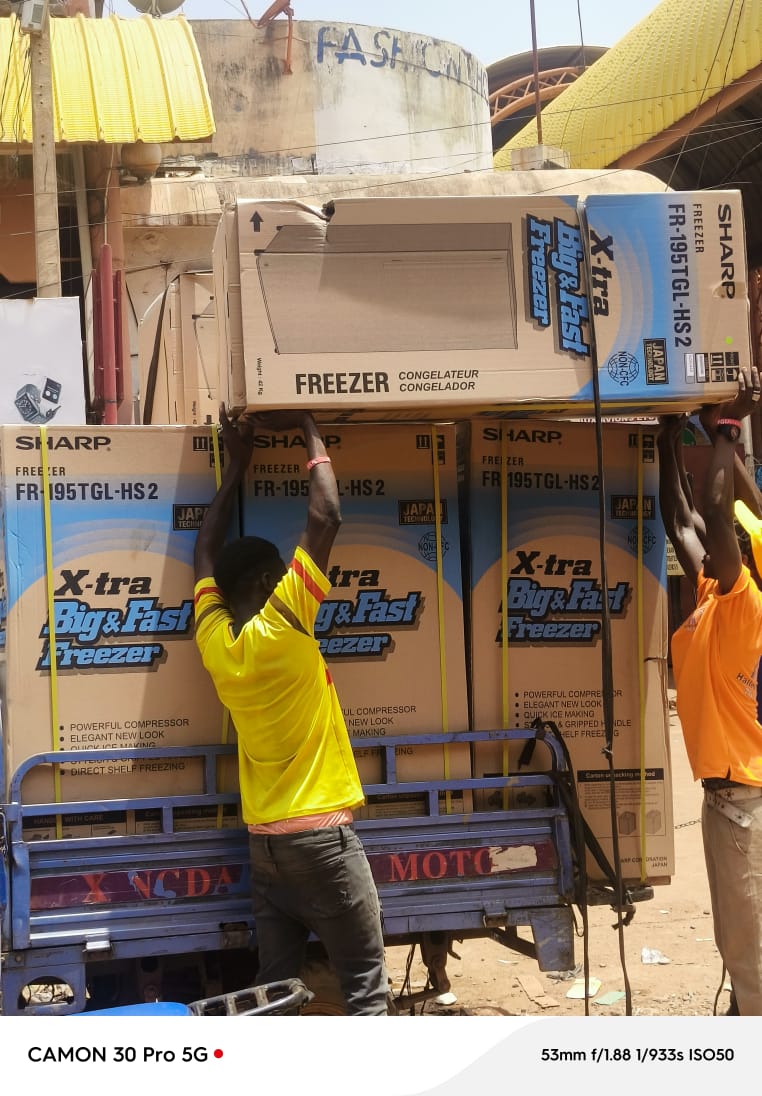 Congélateur vertical SHARP FR-195TGL-HS2 — X-tra Big & Fast Freezer — 325 000 F CFA — Livraison gratuite Bamako | Sugufyɛ.com